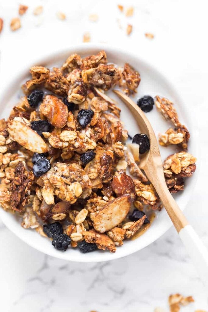 This AMAZING Honey Blueberry Quinoa Granola is the perfect breakfast treat! Packed with flavor, easy to make and SO HEALTHY! [gluten-free]