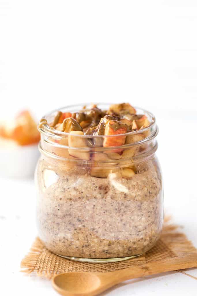 This AMAZING Apple Pie Overnight Quinoa is packed with protein, fiber and healthy fats to keep you FULL and ENERGIZED all day long!