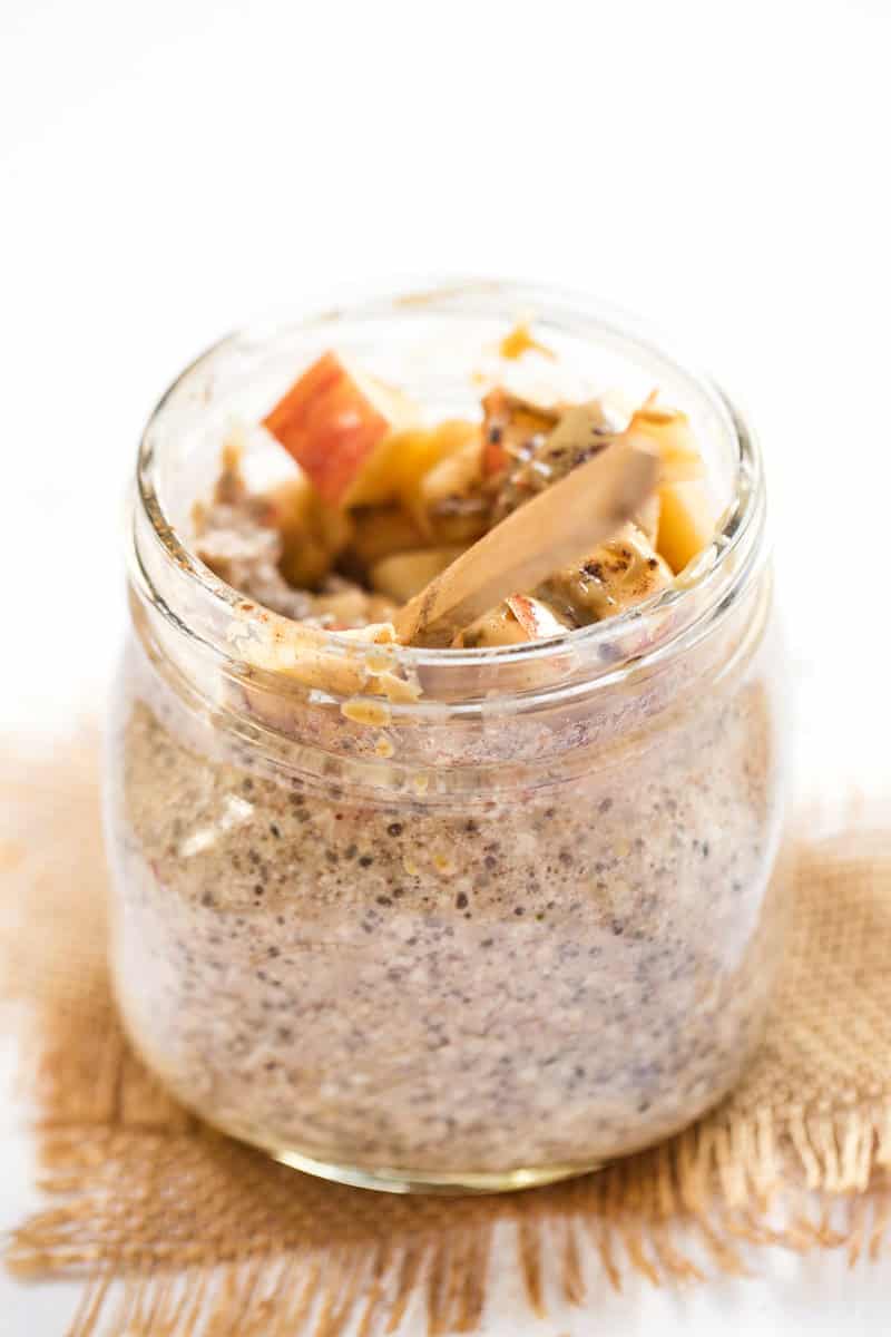 This HIGH PROTEIN Apple Pie Overnight Quinoa is the perfect on-the-go breakfast for work or school!