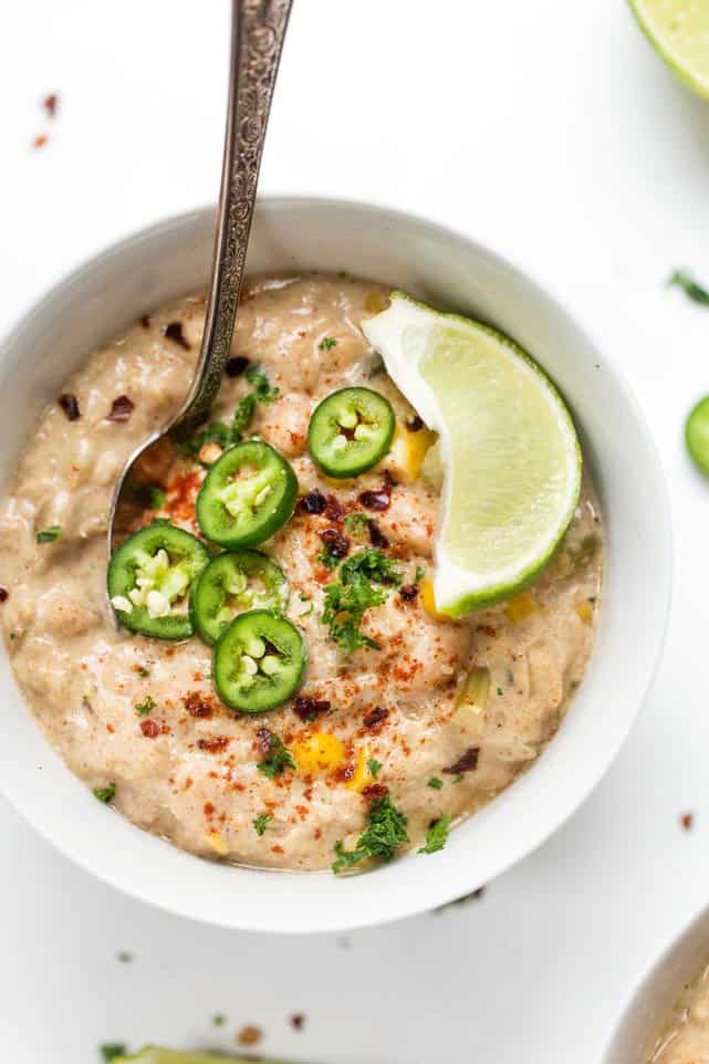 This HEALTHY + VEGAN White Quinoa Chili has white beans, peppers and a homemade cashew cream!