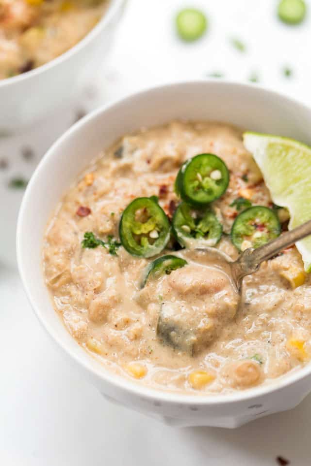 This SLOW COOKER Vegan White Quinoa Chili is hearty, comforting and absolutely delicious!!