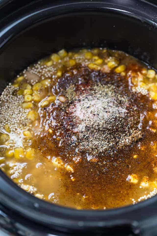 VEGAN WHITE QUINOA CHILI made with white beans and a homemade cashew cream!