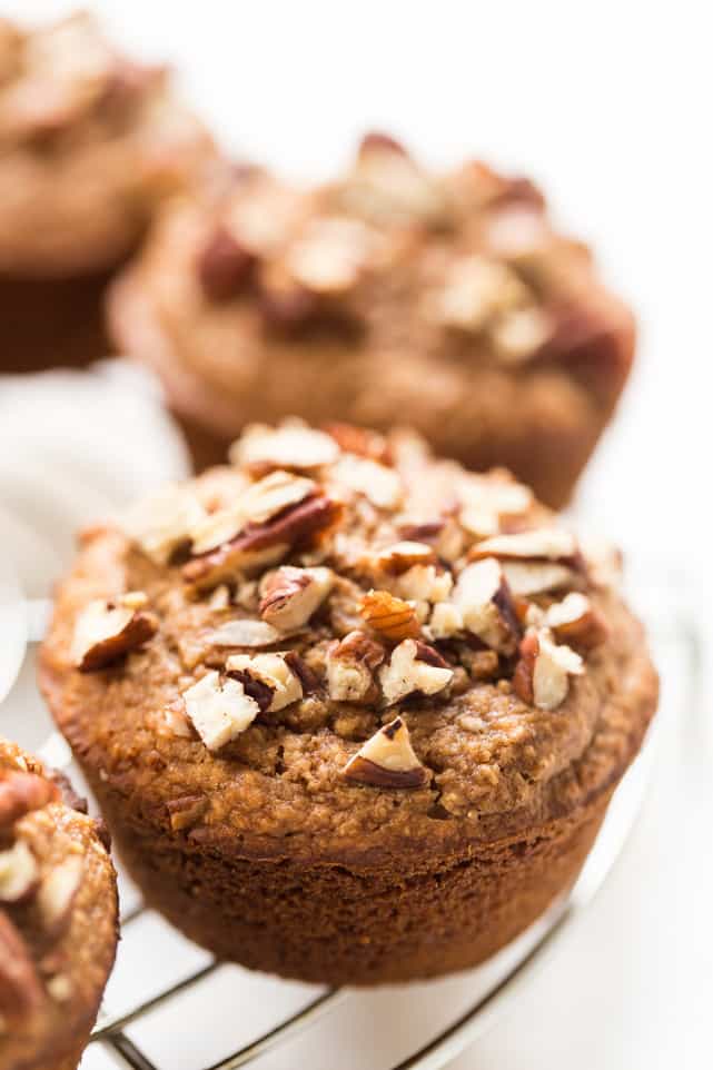 A HEALTHY Applesauce Muffin that’s gluten-free, sweetened with honey, dairy-free, oil-free and whipped up in the blender in under 5 minutes flat!