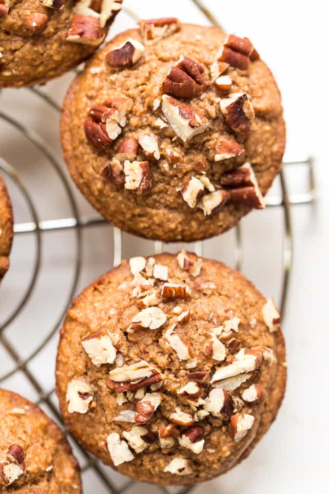 A HEALTHY Applesauce Muffin that’s gluten-free, sweetened with honey, dairy-free, oil-free and whipped up in the blender in under 5 minutes flat!