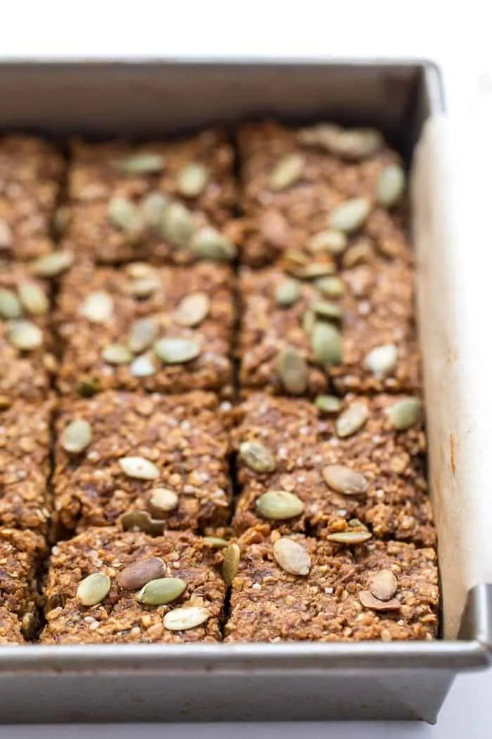 Pumpkin Quinoa Breakfast Bars -- high in protein, naturally sweetened and gluten-free!