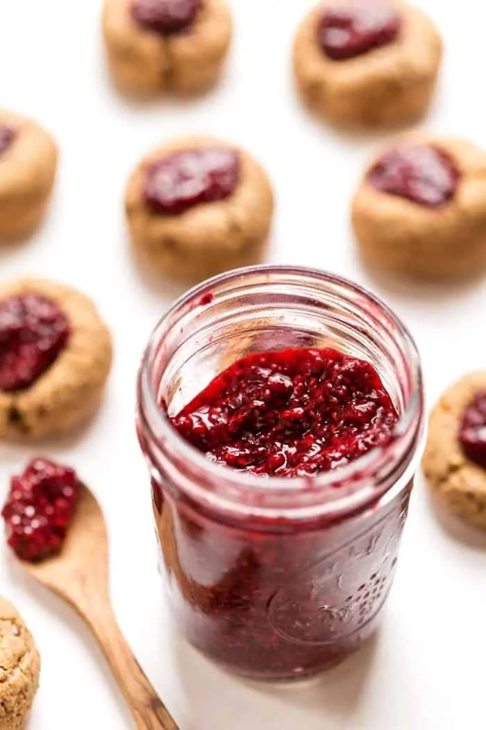 GLUTEN-FREE THUMBPRINT COOKIES with a homemade raspberry chia seed filling! [VEGAN]