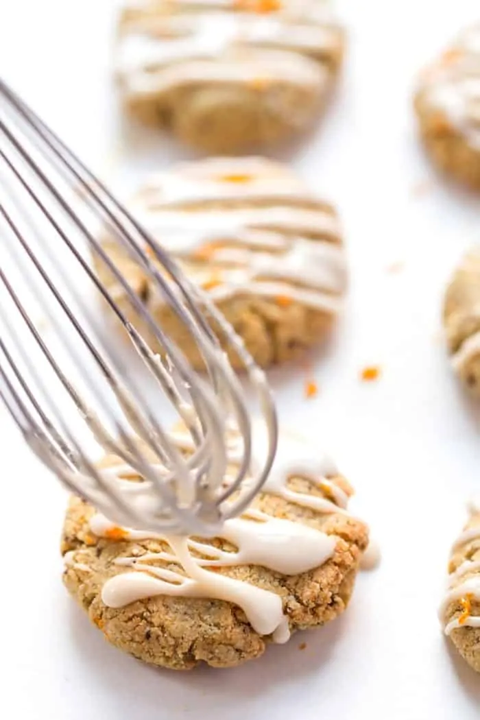 ORANGE CARDAMOM SUGAR COOKIES -- made with an almond flour base, they're healthy, easy and delicious! [VEGAN]