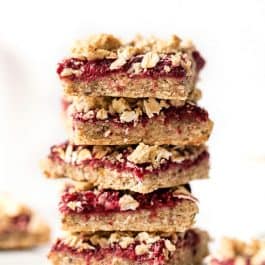 healthy & vegan raspberry oatmeal bars