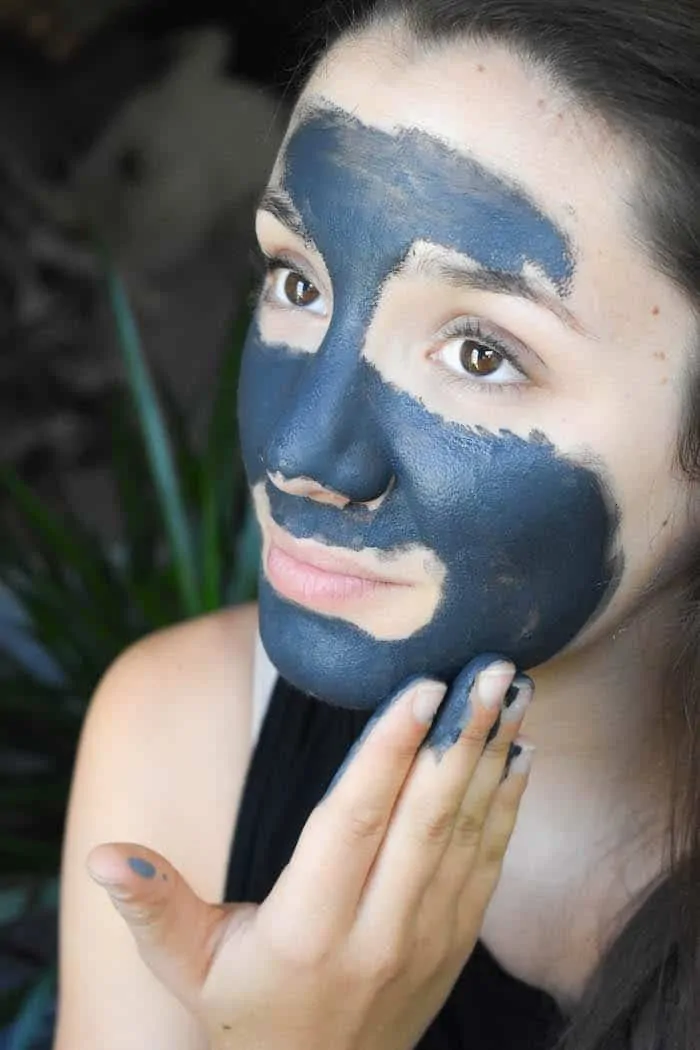 how to use the beautycounter charcoal mask