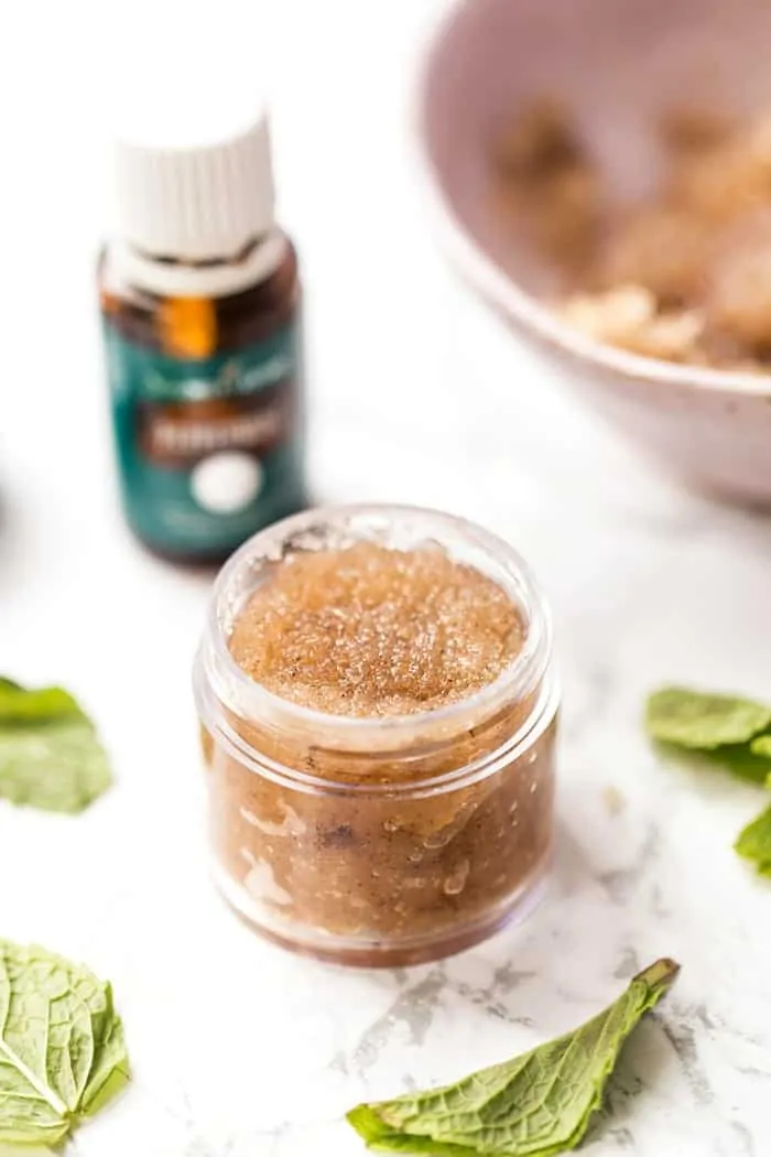 how to make a peppermint lip scrub