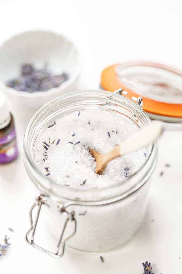 how to make a DIY lavender bath salt