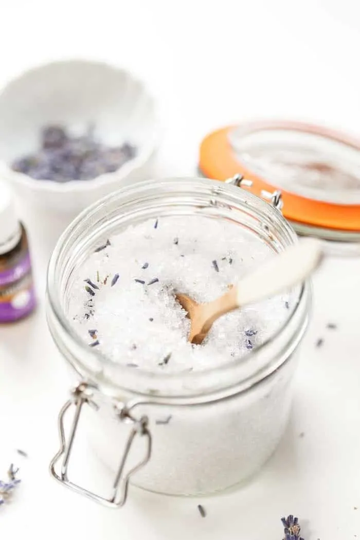 how to make a DIY lavender bath salt