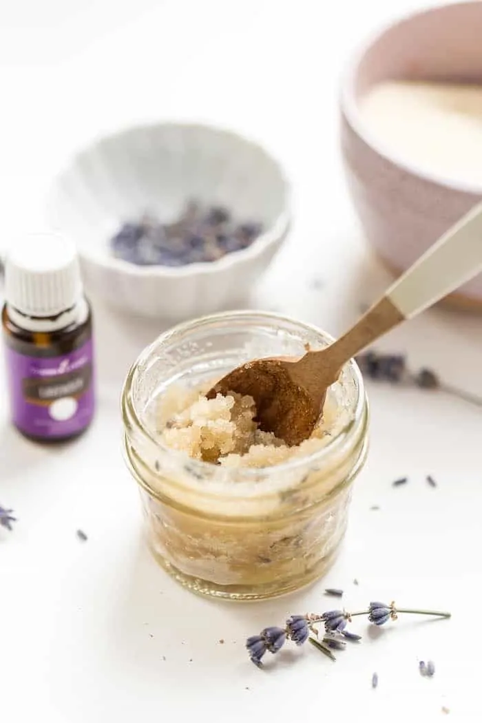 how to make a diy lavender sugar scrub