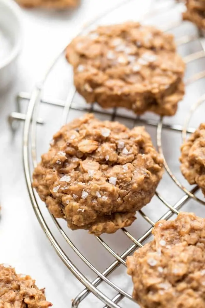 healthy peanut butter breakfast cookies with oats and quinoa