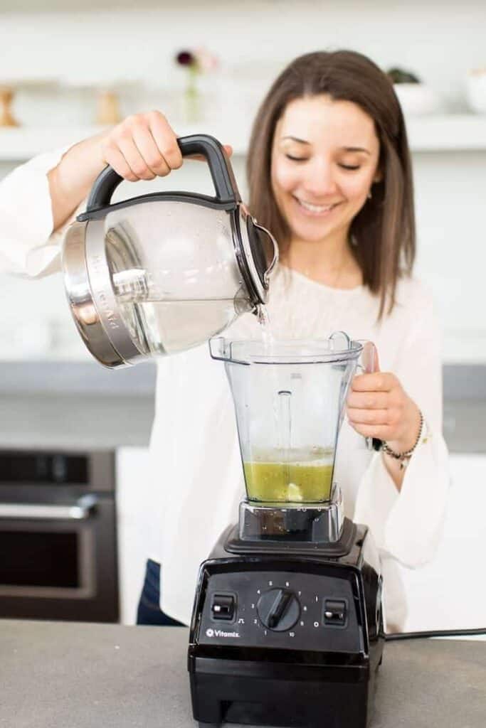 How to make a Matcha Latte with Adaptogen Powders Simply Quinoa