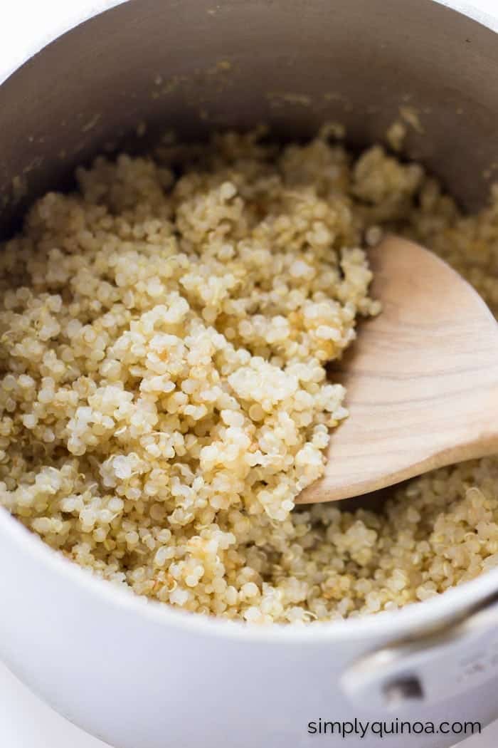 quinoa op het fornuis koken