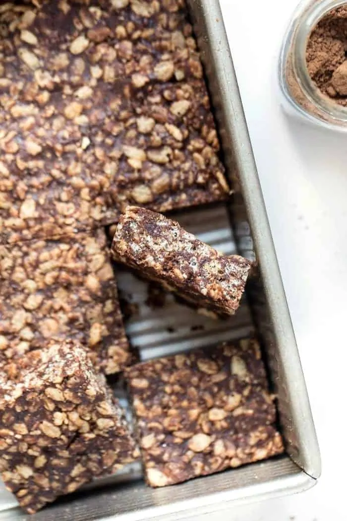 chocolate & peanut butter vegan rice crispy treats made with dates