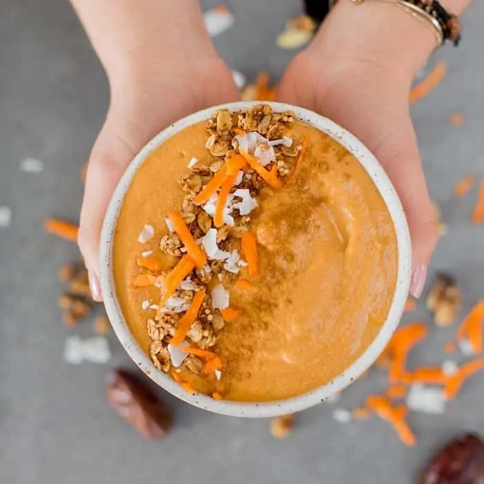 carrot cake smoothie bowl recipe