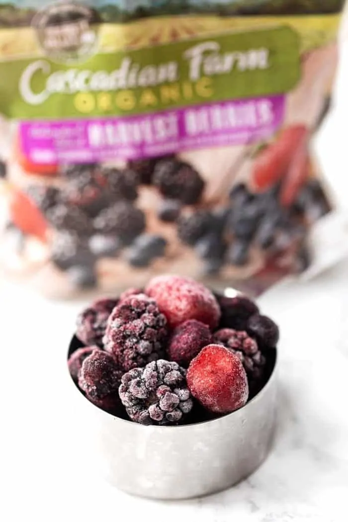 https://www.simplyquinoa.com/wp-content/uploads/2018/08/triple-berry-smoothie-bowl-2.webp