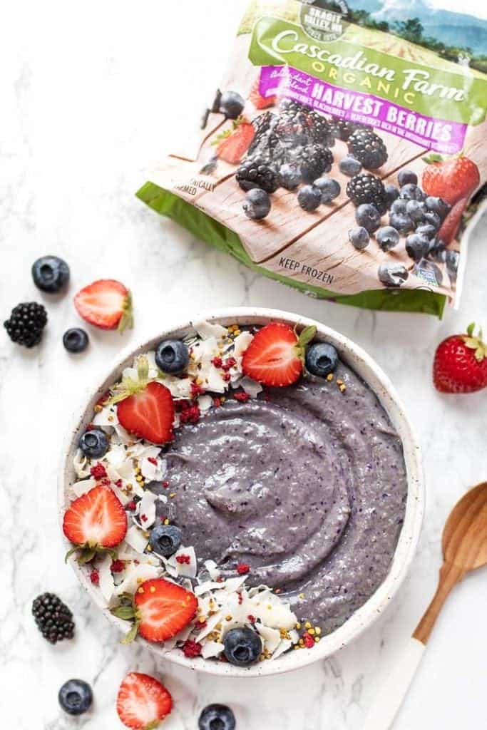 Triple Berry Smoothie Bowl without Banana - Simply Quinoa