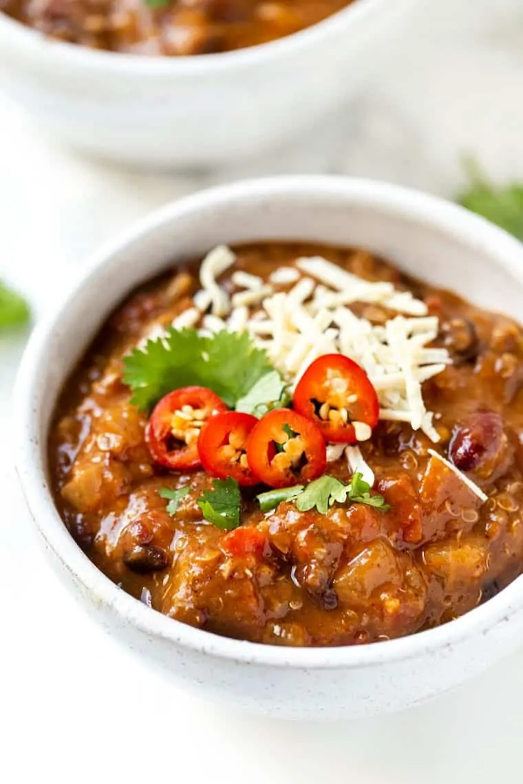 Slow Cooker Pumpkin Quinoa Chili