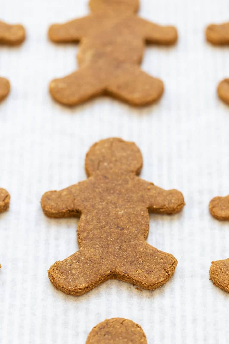 Gluten-Free + Vegan Gingerbread Cookies - Simply Quinoa