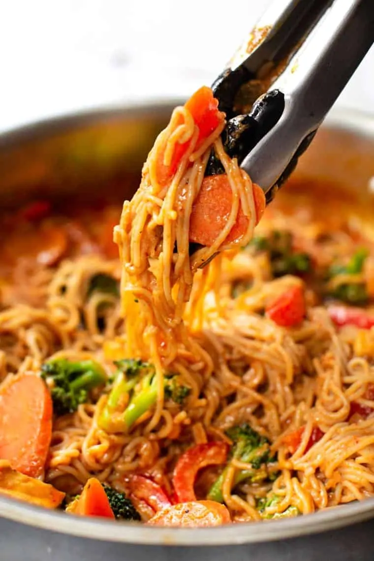 Easy Vegan Red Curry Noodles