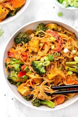 Easy Vegan Red Curry Noodles