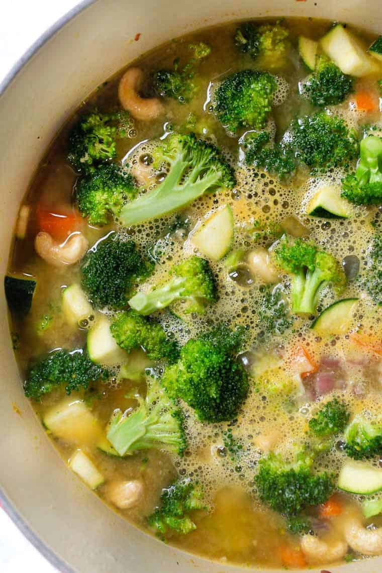 Cómo hacer sopa de brócoli cremosa vegana