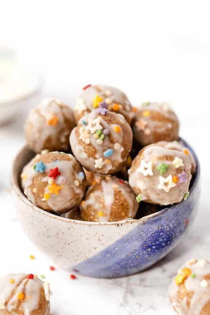 Healthy Cake Batter Energy Bites Vegan & NoBake Simply Quinoa