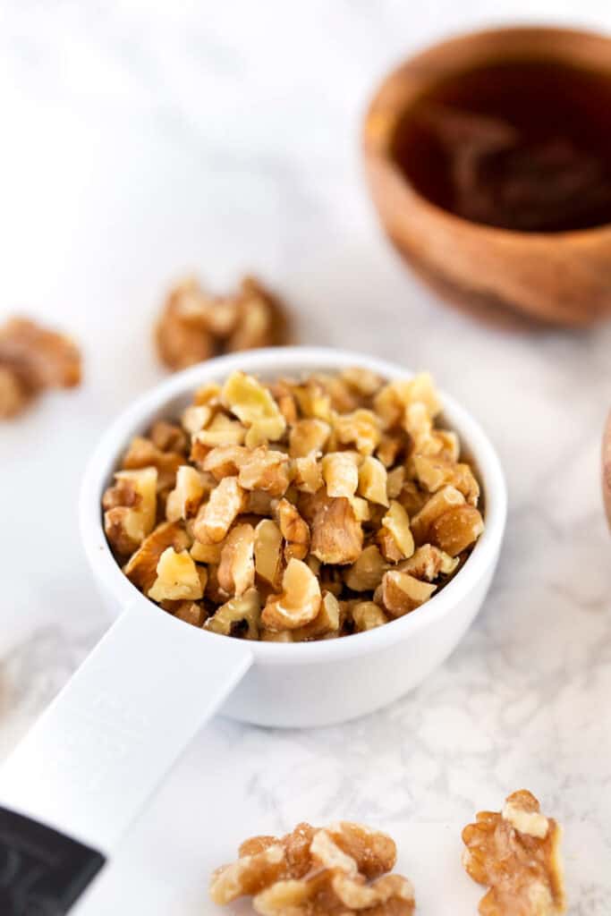 Chocolate overnight oats are an easy breakfast that tastes like dessert! These chocolate oats are vegan, gluten-free, and great for meal prep. Health Benefits of Walnuts