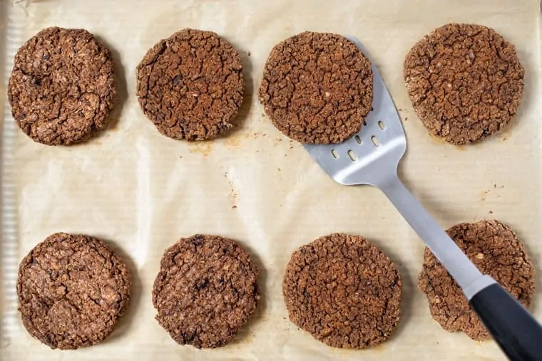 Easy Quinoa Burgers with Black Beans