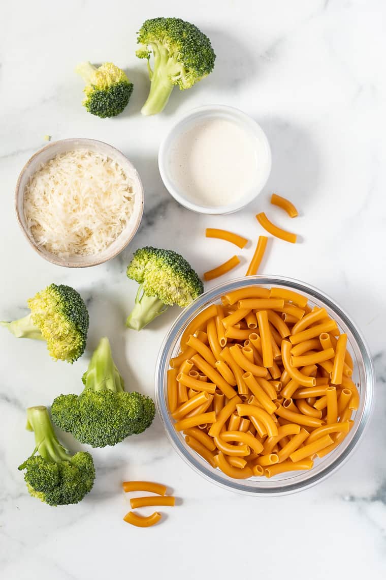 Make this creamy vegan lemon broccoli pasta in one pot with 6 ingredients! It's quick and easy, packed with cheesy flavor and tender veggies. Ingredients for lemon broccoli pasta.