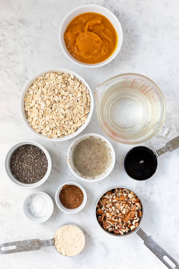 Pumpkin baked oatmeal ingredients.