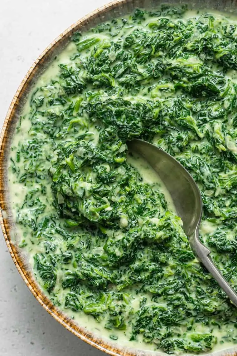 bowl of creamed spinach