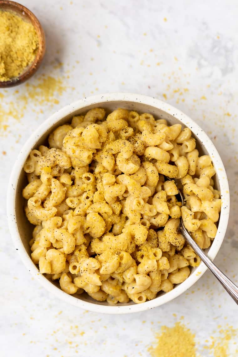 vegan butter and cheese pasta with garlic and chickpea pasta