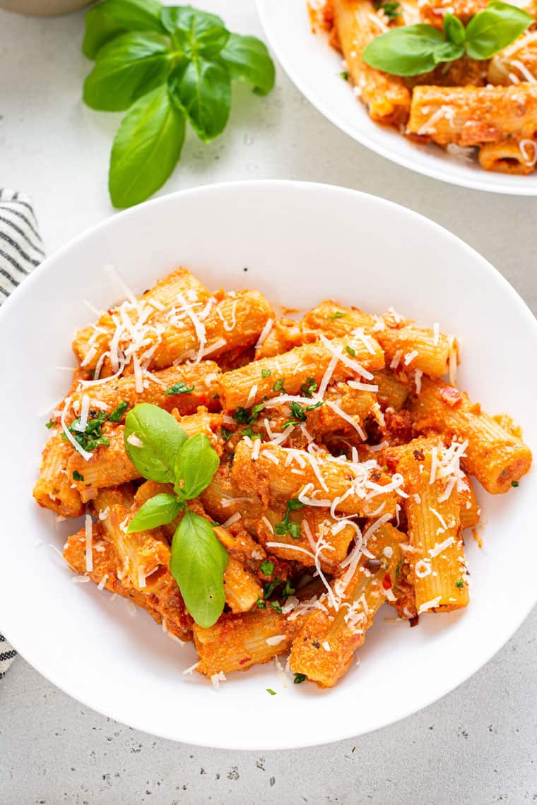 Spicy Vegan Vodka Sauce {With Rigatoni} Simply Quinoa