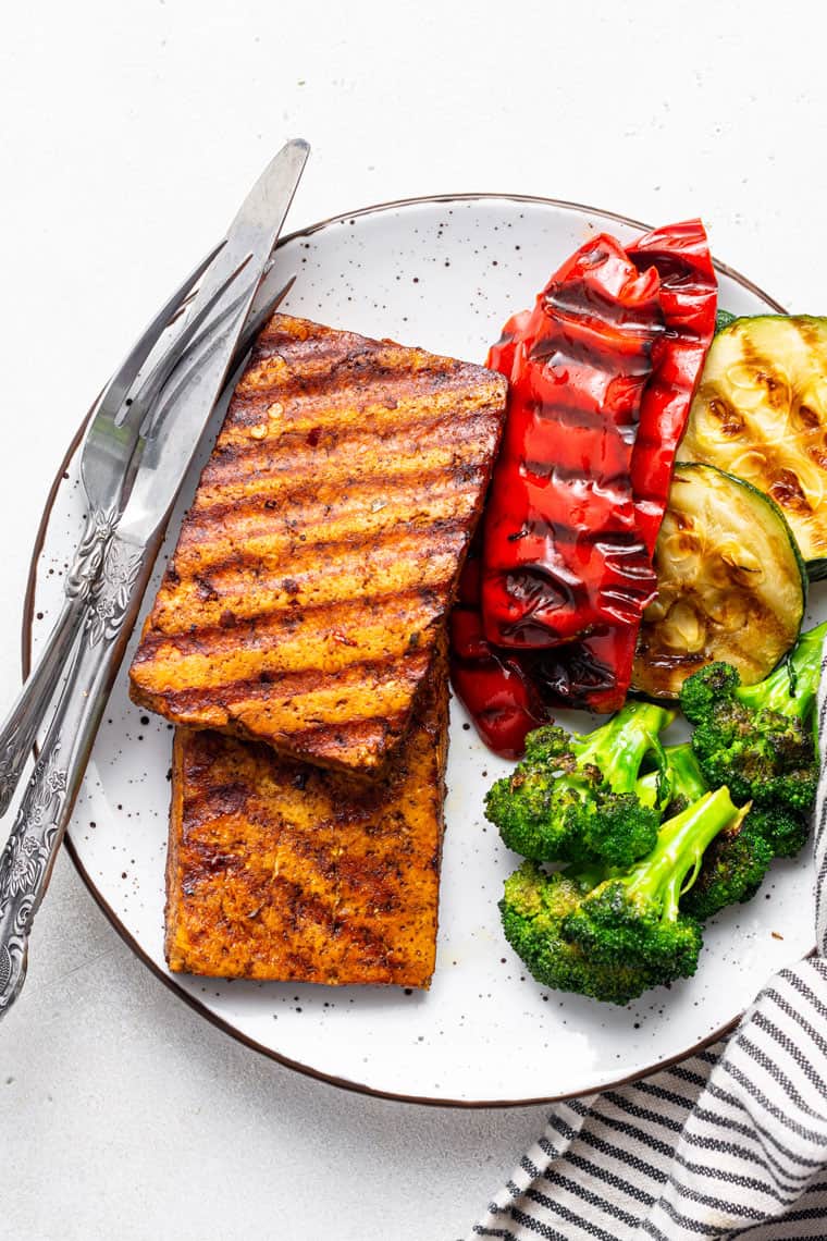 Balsamic Grilled Tofu Recipe {Quick & Easy} 