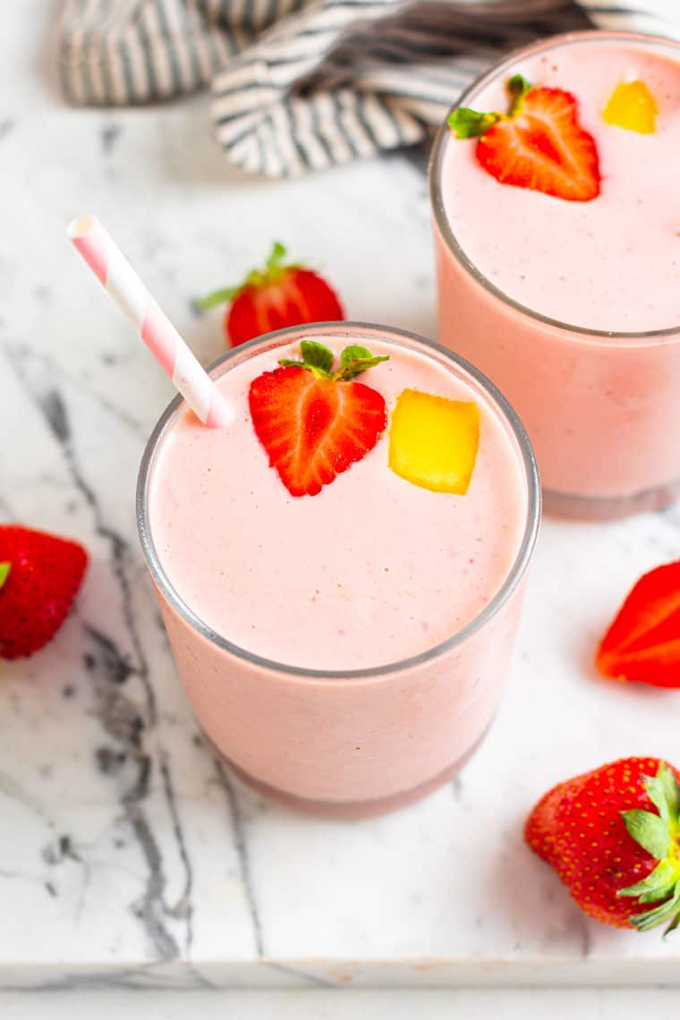 Strawberry Mango Smoothie (High-Protein Breakfast) - Simply Quinoa