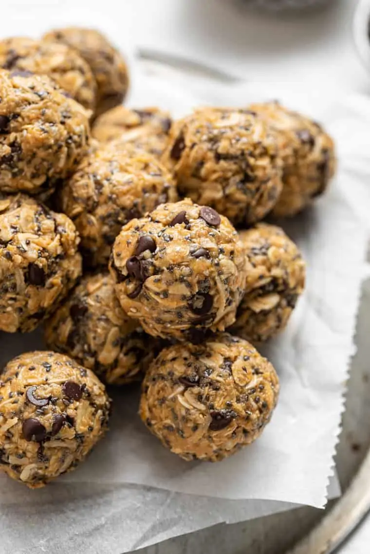 close up on energy bites with peanut butter and chocolate chips