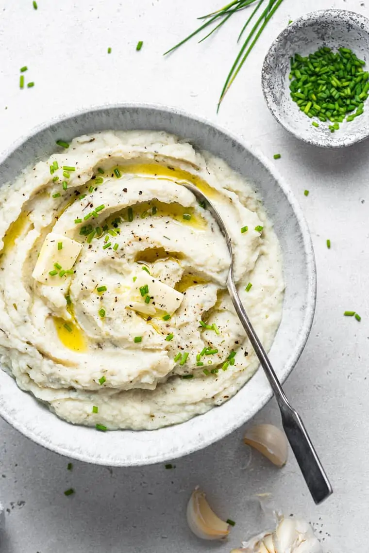 bowl of vegan mashed cauliflower with butter