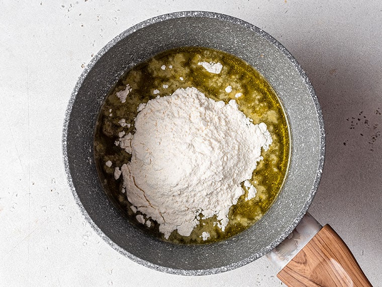 pot with oil and flour to thicken soup