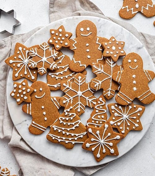 vegan gingerbread men with royal icing