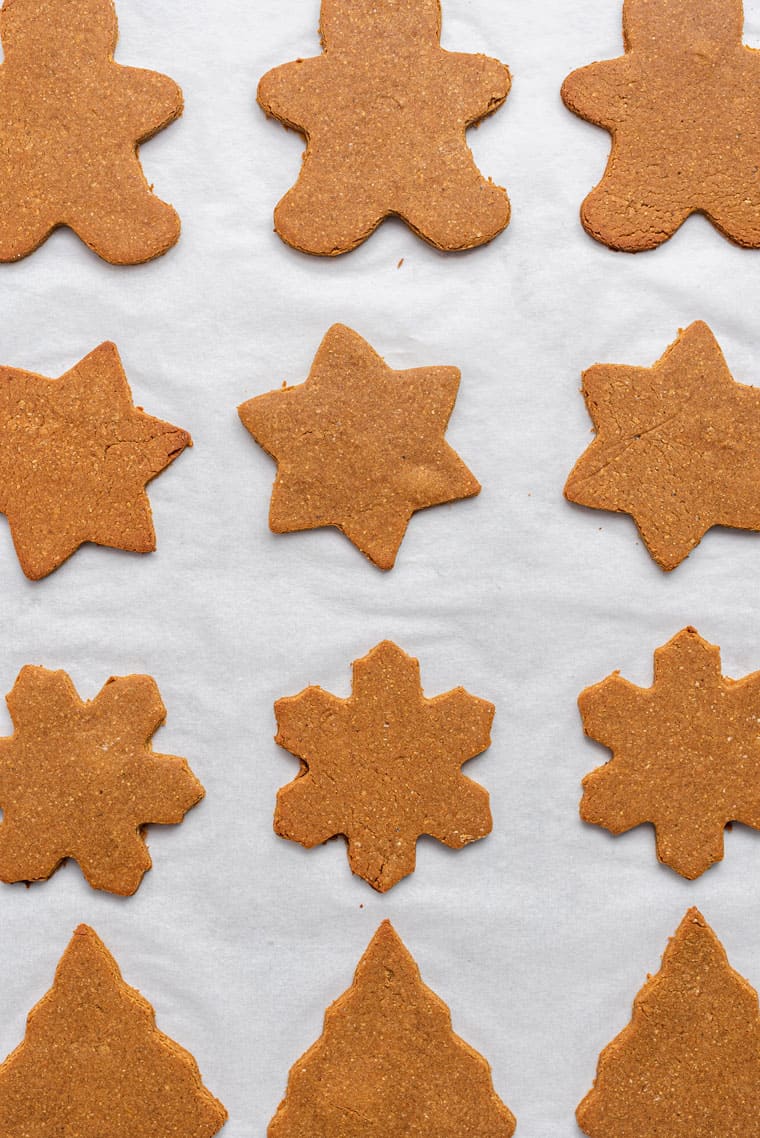 unfrosted gingerbread cookies
