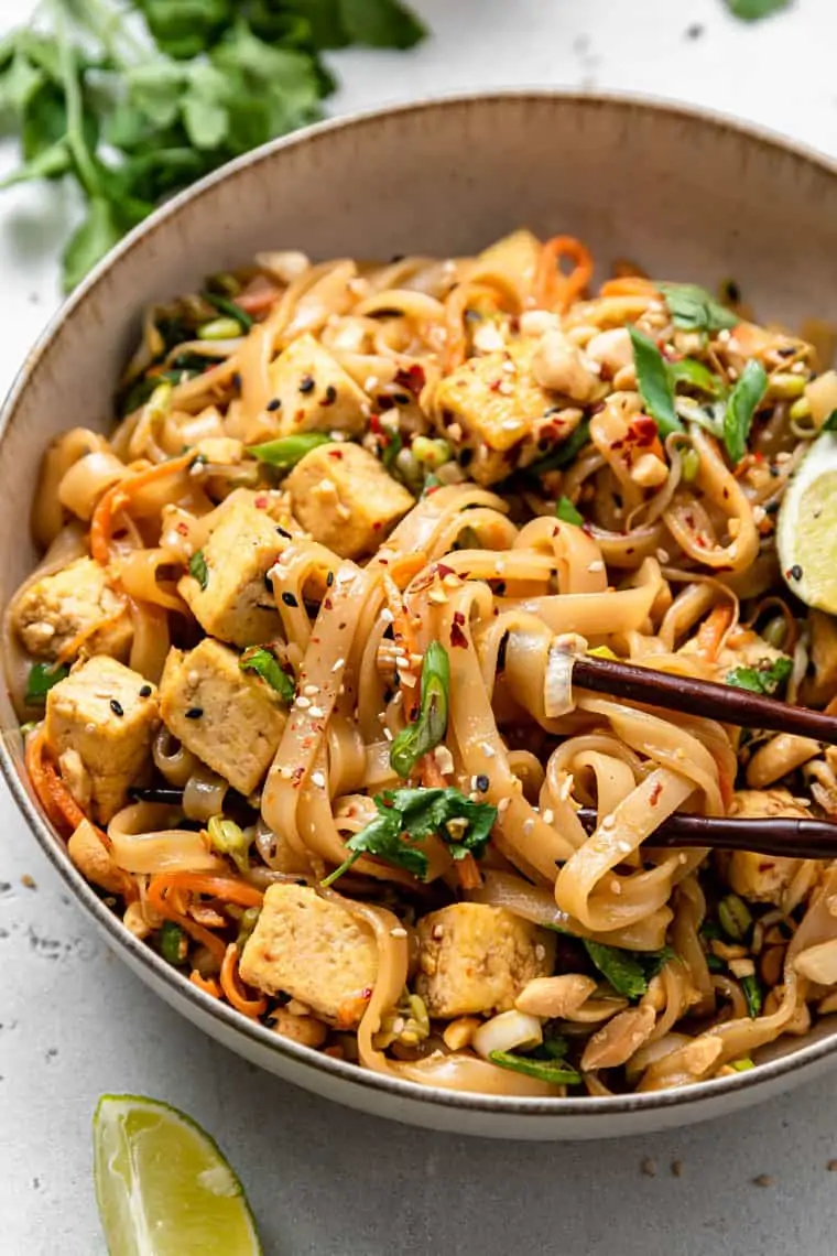 pad thai with rice noodles and tofu