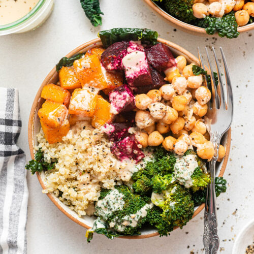 quinoa bowl with roasted vegetables and chickpeas