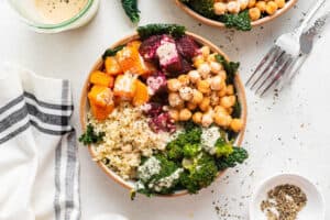 dressed quinoa vegetable bowl