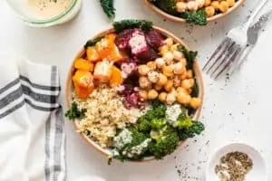 dressed quinoa vegetable bowl