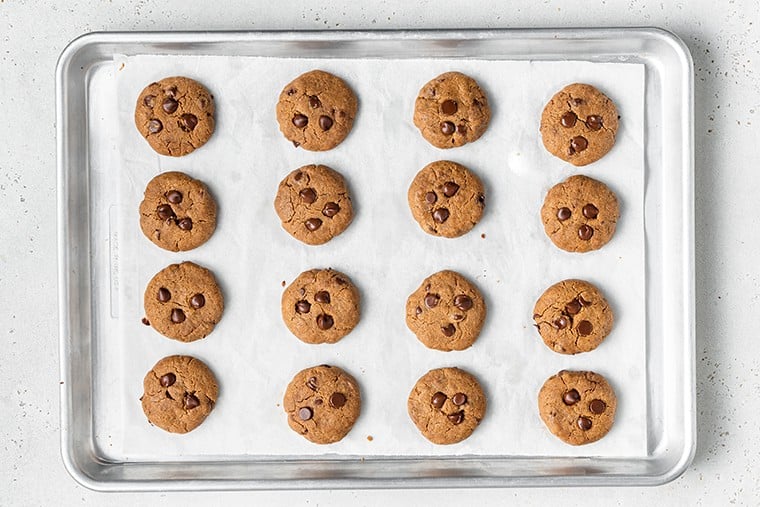 cooked chocolate chip cookies
