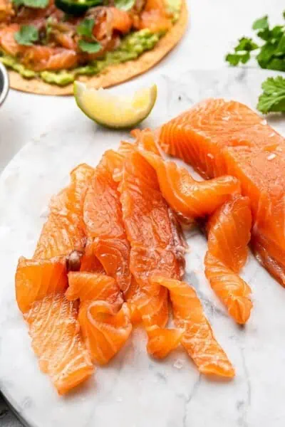 slices of cured salmon